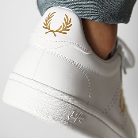 Fred Perry - Baskets B8321 Leather White