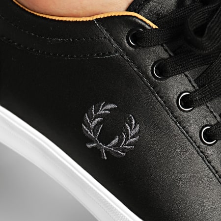 Fred Perry - Baskets Baseline Leather B6158 Noir