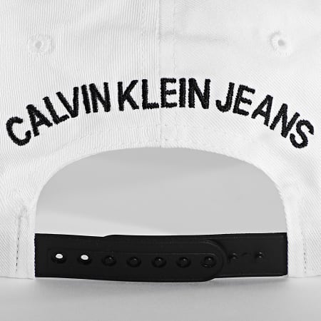 Calvin Klein - Casquette Essentials 5872 Blanc