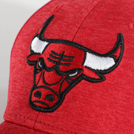 New Era - 9Forty Chicago Bulls Cappello Shadow Tech 940 12380822 Rosso erica