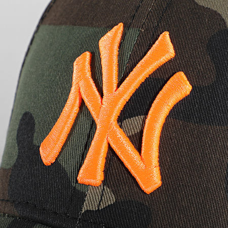 New Era - Casquette Camouflage 9Forty New York Yankees Essential 940 12381202 Vert Kaki