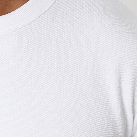 Calvin Klein - Tee Shirt Manches Longues Monogram Badge 5607 Blanc