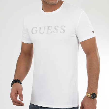 Guess - Tee Shirt M0YI08-J1300 Blanc Argenté