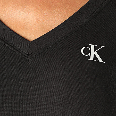 Calvin Klein - Tee Shirt Femme Col V Cupro 4223 Noir