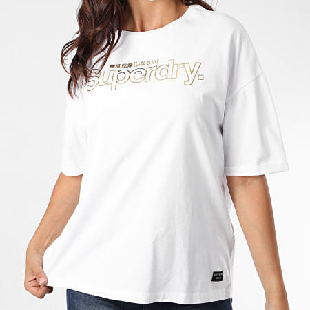 Superdry - Tee Shirt Femme Swiss Logo Outline W1010139A Blanc Doré