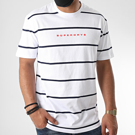 Superdry - Tee Shirt A Rayures Box Fit Stripe Print M1010192A Blanc Bleu Marine