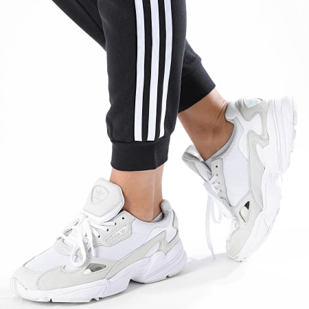 Adidas Originals - Pantalon Jogging Slim Femme A Bandes GD2255 Noir