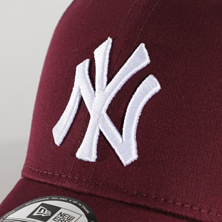 New Era - Casquette Fitted 39Thirty League Essential 12523891 New York Yankees Bordeaux