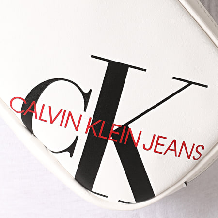Calvin Klein - Sac Banane Femme Round Waistbag 6853 Blanc