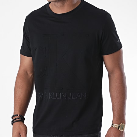 Calvin Klein - Tee Shirt Embossed Regular Fit 5860 Noir