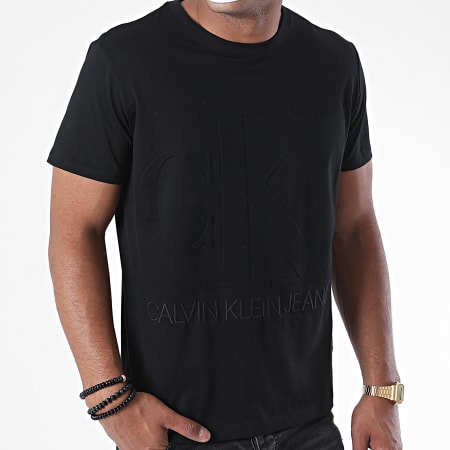 Calvin Klein - Tee Shirt Embossed Regular Fit 5860 Noir
