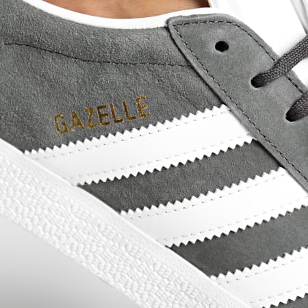 adidas - Baskets Gazelle BB5480 Dark Grey White Gold Metallic