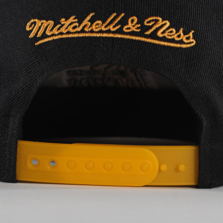 Mitchell and Ness - Casquette Snapback International 226 Los Angeles Lakers Noir