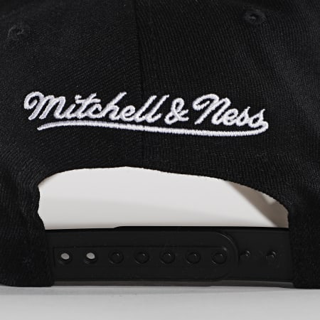 Mitchell and Ness - Casquette 110 Chicago Bulls Noir