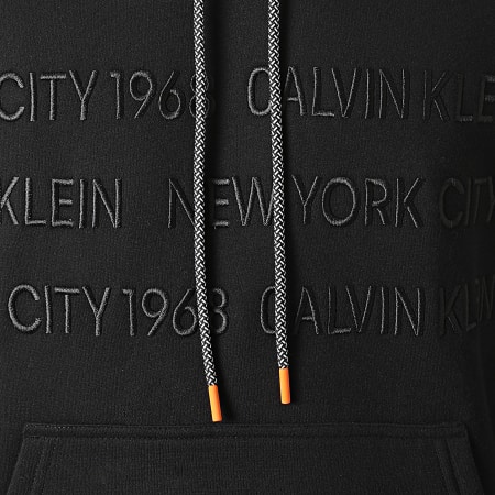 Calvin Klein - Sweat Capuche Graphic Embroidery 5720 Noir