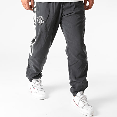 Adidas Sportswear - Pantalon Jogging A Bandes Manchester United Seasonal Special FR3855 Gris Anthracite 