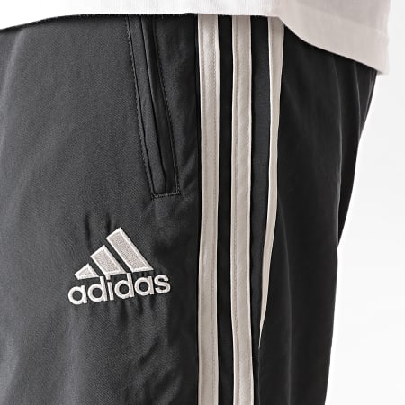 Adidas Performance - Pantalon Jogging A Bandes Manchester United Seasonal Special FR3855 Gris Anthracite 