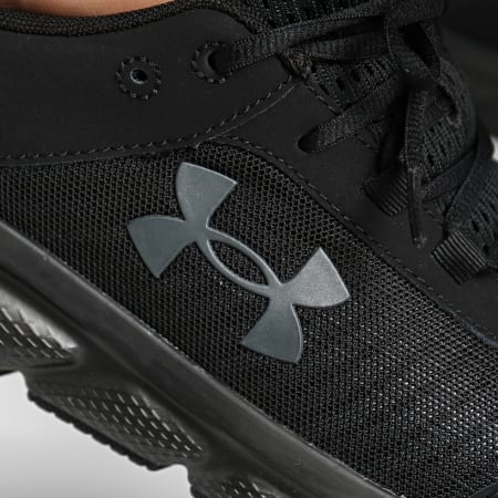 Under Armour - Baskets Charged Assert 8 3021952 Black