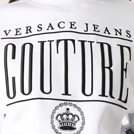 Versace Jeans Couture - Sweat Col Cheminé Femme Crop B6HZB7TR-30216 Blanc