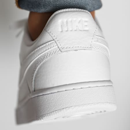 baskets court vision low white