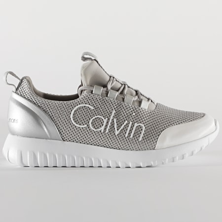 Calvin Klein - Baskets Femme Reika Low Top Lace Up RE9853 Silver White