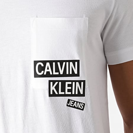 Calvin Klein - Tee Shirt Poche Logo Blocks Pocket 6467 Blanc