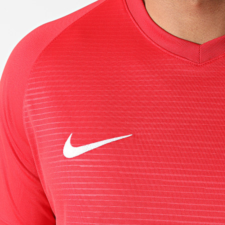 Nike - Tee Shirt Col V Dri-FIT Rouge
