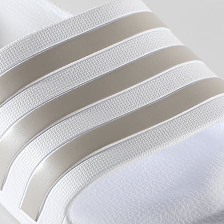 adidas - Claquettes Femme Adilette Aqua EF1730 Cloud White Platinum Metallic
