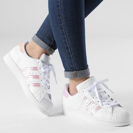 Adidas Originals - Zapatillas deportivas iridiscentes blancas Superstar FV3139 Footwear para mujer