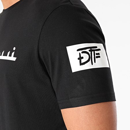DTF - Maglietta nera con caratteri arabi