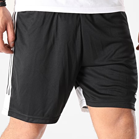 Adidas Sportswear - Tastigo 19 Pantaloncini da jogging a righe DP3246 Nero