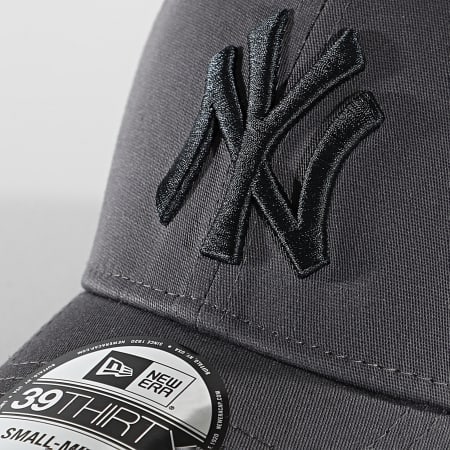 New Era - Casquette Fitted 39Thirty League Essential 60112577 New York Yankees Gris