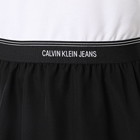 Calvin Klein - Robe Femme Manches Courtes 5692 Blanc Noir