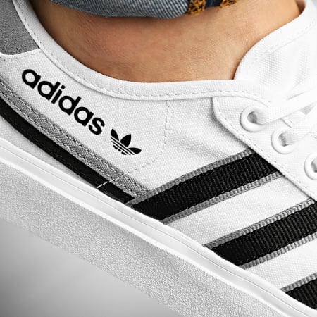 Adidas Originals - Delpala FY7467 Calzado Blanco Núcleo Negro Carbón Sólido Gris Zapatillas