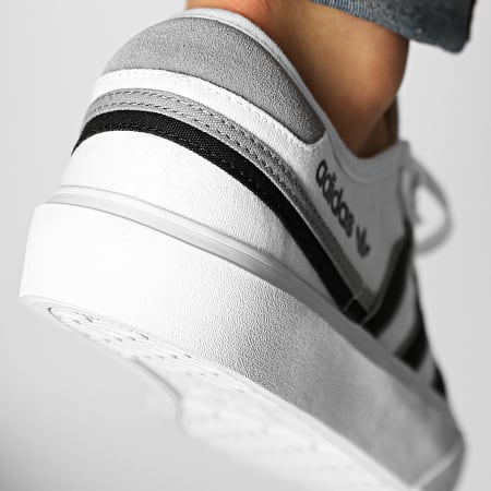 Adidas Originals - Delpala FY7467 Calzado Blanco Núcleo Negro Carbón Sólido Gris Zapatillas