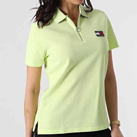 Tommy Jeans - Polo Manches Courtes Femme Tommy Badge Vert Anis