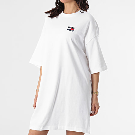 Tommy Jeans - Robe Tee Shirt Femme Oversized Badge 9916 Blanc