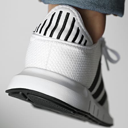 Adidas Originals - Baskets Swift Run X FY2111 Footwear White Core Black