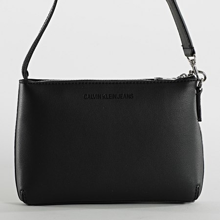 Calvin Klein - Sac A Main Femme Shoulder Pouch 7462 Noir