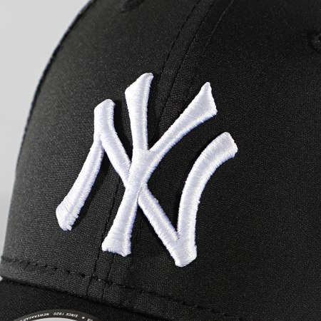 New Era - Casquette 9Forty Engineered Fit 2 60112657 New York Yankees Gris Anthracite Chiné