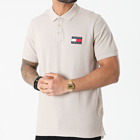 Tommy Jeans - Polo Manches Courtes Tommy Badge 0327 Beige
