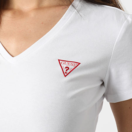 Guess - Tee Shirt Slim Femme Col V W1GI17-J1311 Blanc
