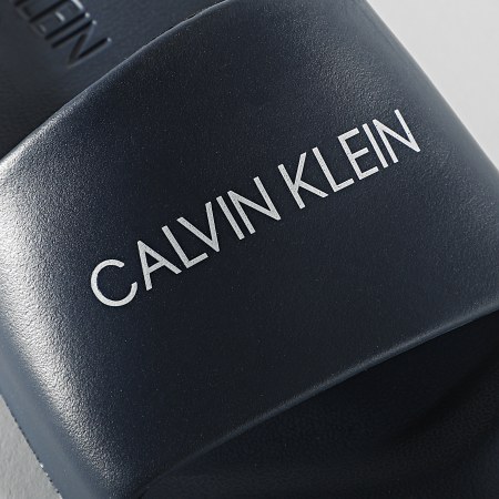 Calvin Klein - Claquettes One Mold 0697 Bleu Marine