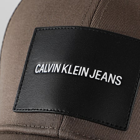 Calvin Klein - Casquette Patch 6572 Taupe