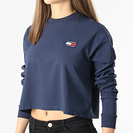 Tommy Jeans - Tee Shirt Manches Longues Femme Crop Tommy Badge 9104 Bleu Marine