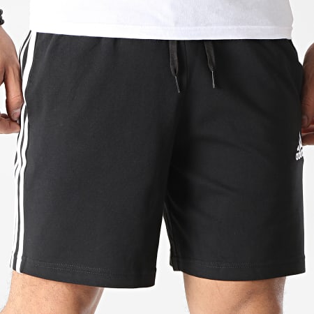 Adidas Sportswear - GK9988 Pantaloncini da jogging neri a 3 strisce