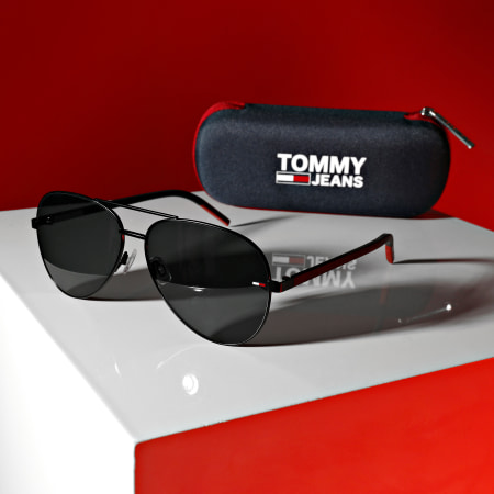 Tommy Jeans - Lunettes De Soleil 0008 Noir
