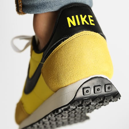 nike challenger og opti yellow