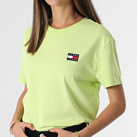 Tommy Jeans - Tee Shirt Femme Tommy Badge 6813 Vert Anis