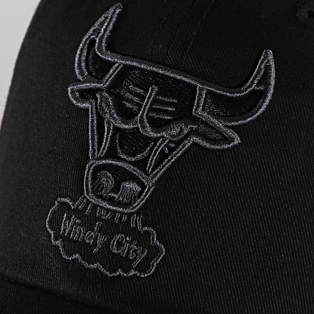 Mitchell and Ness - Casquette Duotone Dad 6LUXDX19013 Chicago Bulls Noir
